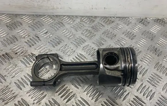 Renault Trafic II (X83) Piston with connecting rod 1058.7