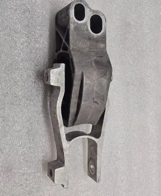 Volvo XC40 Engine mount bracket 32222107