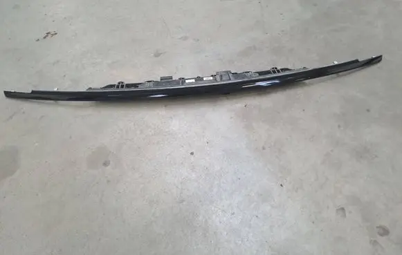 BMW 7 G11 G12 Trunk door license plate light bar V68015 15A025 7357105