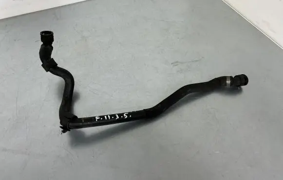BMW 5 F10 F11 Engine coolant pipe/hose 8513604
