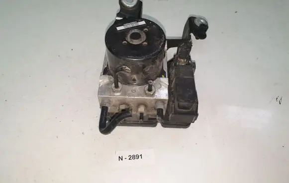 Volvo S80 ABS Pump 30681619