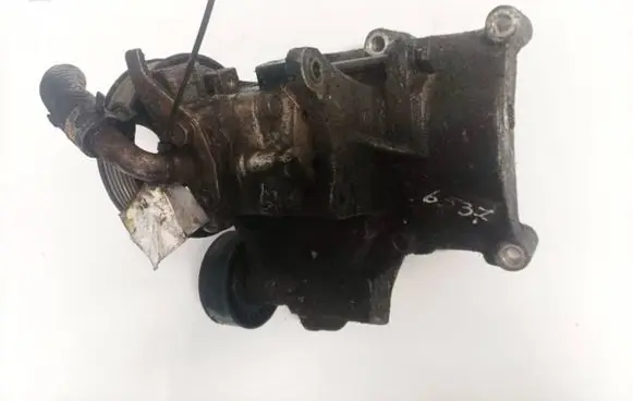 Hyundai Elantra Engine mounting bracket