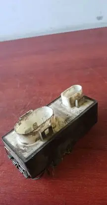 Volkswagen PASSAT B4 Coolant fan relay 357919506