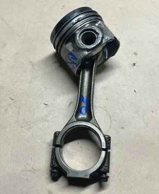 Volkswagen Transporter - Caravelle T5 Piston with connecting rod 017300408 133317 038j