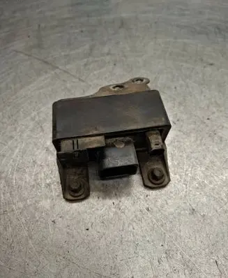 Mercedes-Benz C W203 Glow plug pre-heat relay 