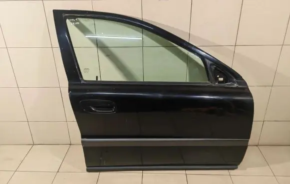 Volvo V70 Front door