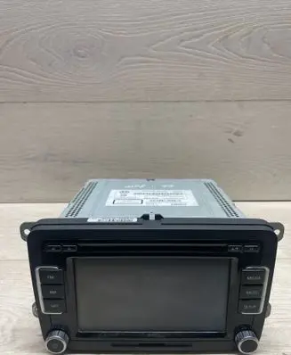Volkswagen PASSAT CC Radio/CD/DVD/GPS head unit 1K0035180AC