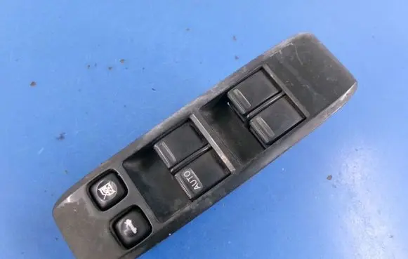 Nissan Primera Other devices 25401AV640
