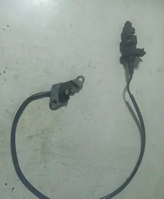 Opel Zafira B Camshaft position sensor 0281002213