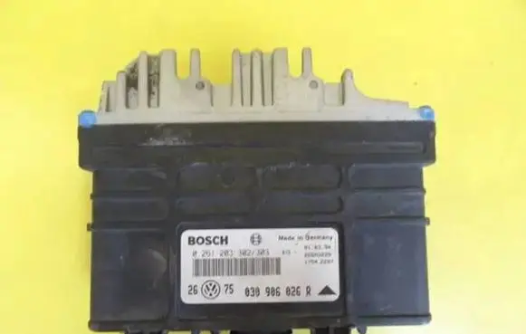 Volkswagen Golf III Engine control unit/module 030906026R