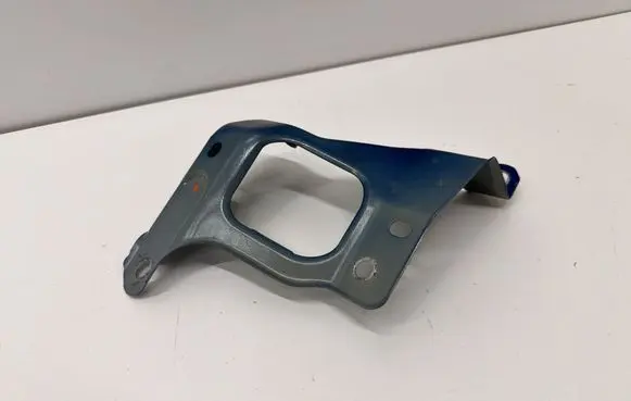 Tesla Model 3 Fender mounting bracket 108601700D