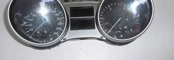 Mercedes-Benz ML W164 Speedometer (instrument cluster) A2515408947 A2C53140443