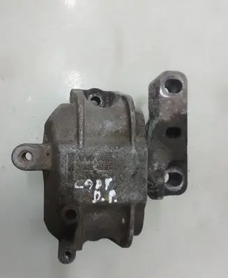 Volkswagen Caddy Engine mount bracket 1K0199252