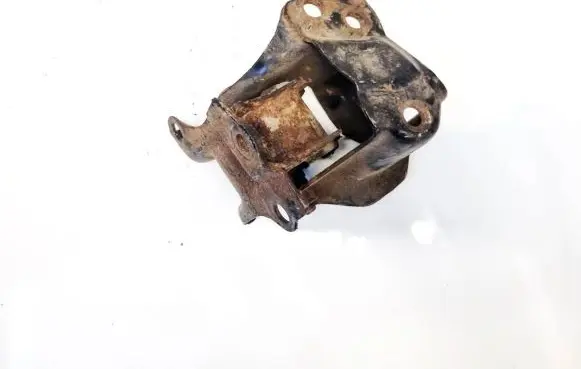 Honda Civic Engine mount bracket