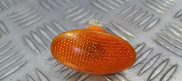 Ford Fiesta Front fender indicator light f6db13k309ac