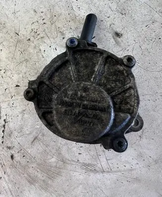 Mercedes-Benz C W204 Vacuum pump A6512300165 CD01497