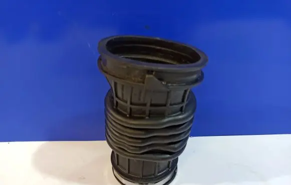 Volvo S60 Air intake duct part 31657599