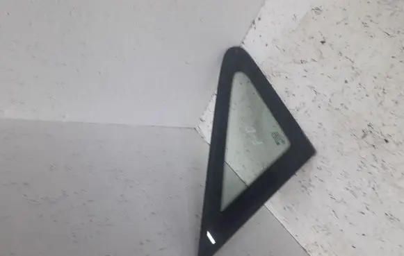 Opel Zafira A Front triangle window/glass 