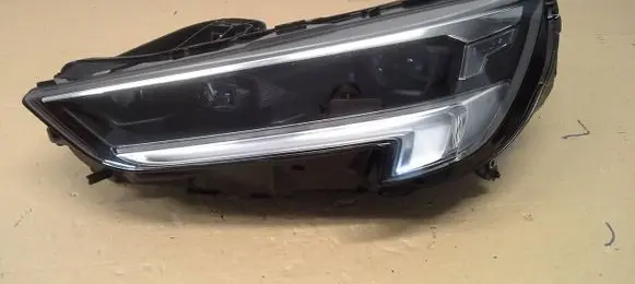 Opel Insignia B Headlight/headlamp 11764070000 39136835 300474909