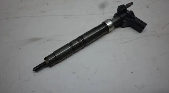 Volkswagen Transporter - Caravelle T5 Fuel injector 03L130277C