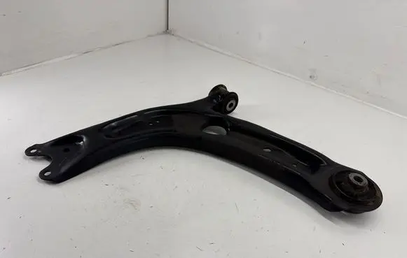 Volkswagen Tiguan Allspace Front lower control arm/wishbone 3Q0407153