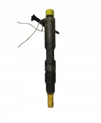Volkswagen PASSAT B5 Fuel injector 028130201J