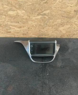 Peugeot 2008 I Screen/display/small screen
