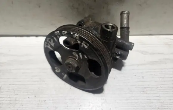 Nissan Sunny Power steering pump 07BAK4