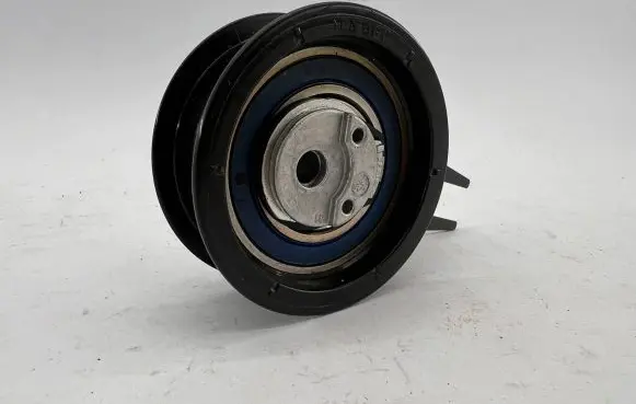 Audi 80 90 S2 B4 Generator/alternator belt tensioner 028109243