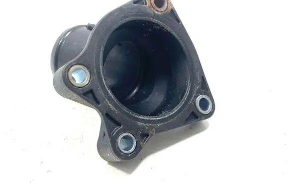 Toyota Avensis T270 Thermostat housing 63210R020