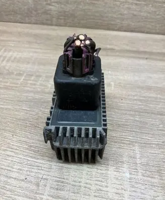 Opel Vectra C Glow plug pre-heat relay 55354141 51299018A