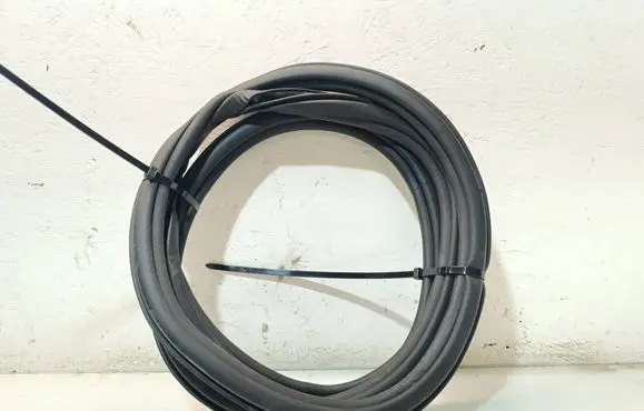 Volvo S60 Rear door rubber seal (on body) 