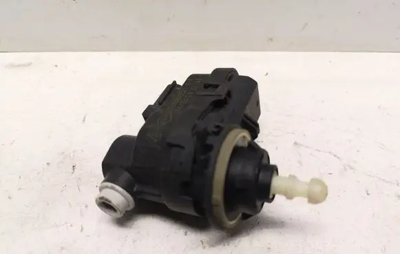 Renault Kangoo II Headlight level adjustment motor 8200402521