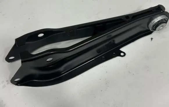 BMW i4 Rear upper control arm/wishbone 6895251