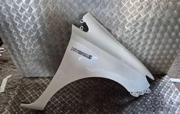 Toyota Auris E180 Fender