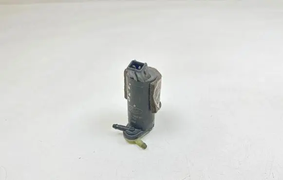 Ford Focus Windscreen/windshield washer pump 93BB17K624BA D00LA