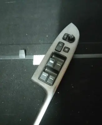Honda CR-V Front door window switch trim C8HHA4GF72 27500000000 03122024