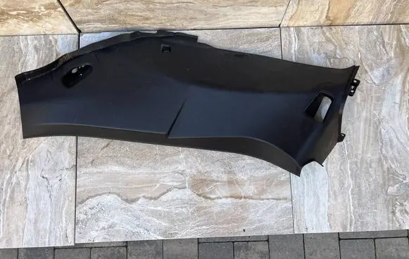 Maserati Levante (C) pillar trim 670040380