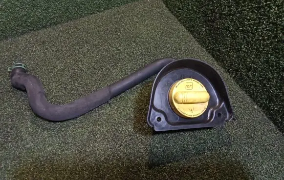 Renault Master III Oil fill pipe 8200795333