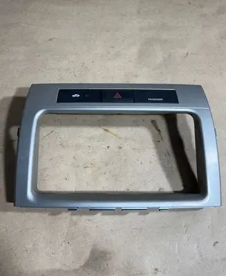 Toyota Corolla Verso AR10 Radio/GPS head unit trim 554170F010 53734a0