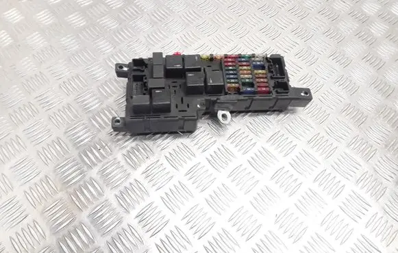 Volvo V70 Fuse module