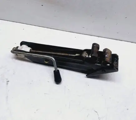 Seat Cordoba (6K) Lift Jack 6K0011031B BATZBC00P