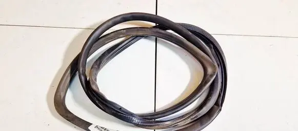 Honda FR-V Rubber seal rear door 