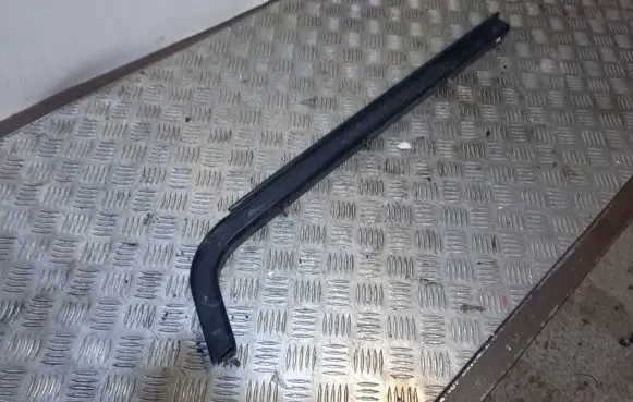 Volkswagen Routan Sliding door bottom rail 