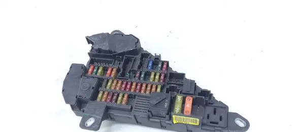 BMW 5 E60 E61 Fuse module 6906588