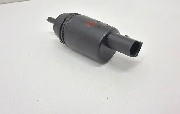 BMW 5 E60 E61 Windscreen/windshield washer pump 8377612 73557610