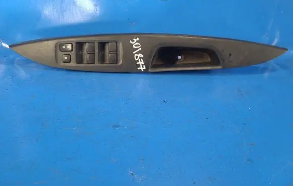 Mitsubishi Mirage VI G4 Attrage Electric window control switch 8608A235