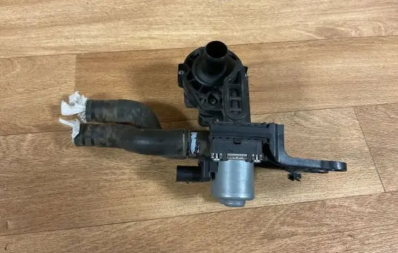 Audi A6 S6 C6 4F Coolant heater control valve 1147412177
