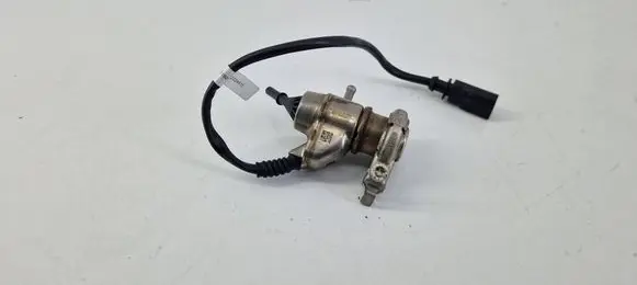 Audi Q5 SQ5 AdBlue injector 4G0131113E 0444025082