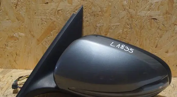 Mercedes-Benz C W205 Front door electric wing mirror